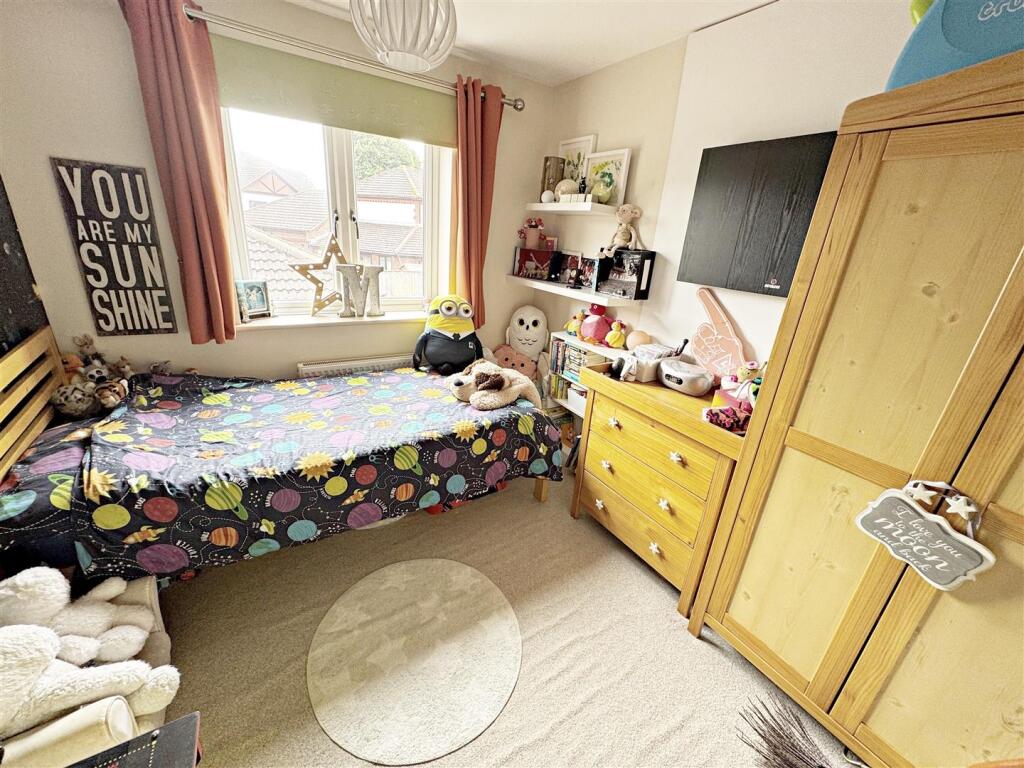 BEDROOM 2