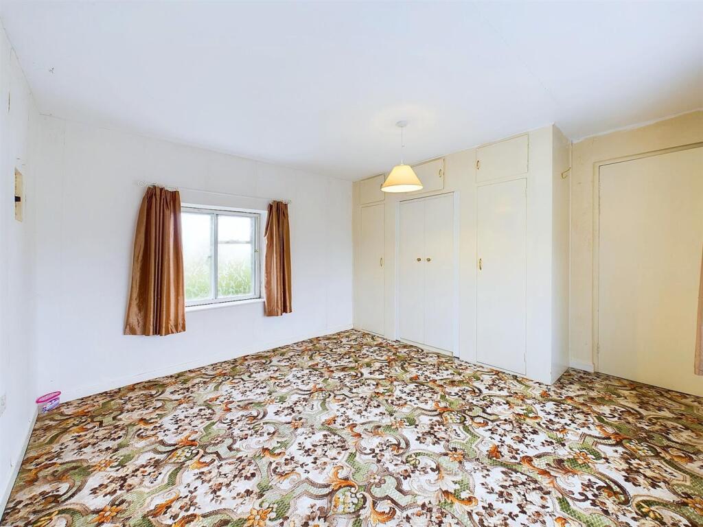 7 - Brickyard Cottage, Oldbury-on-Severn.jpg