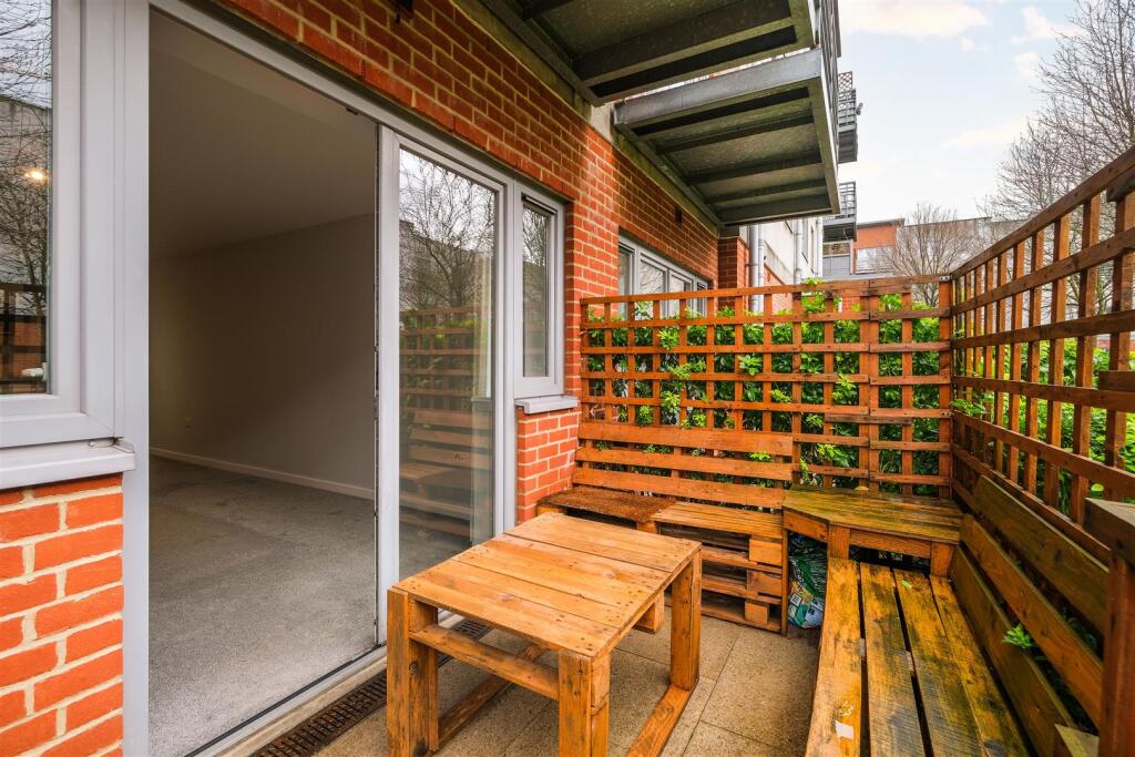 18 Cannock Court-16.jpg