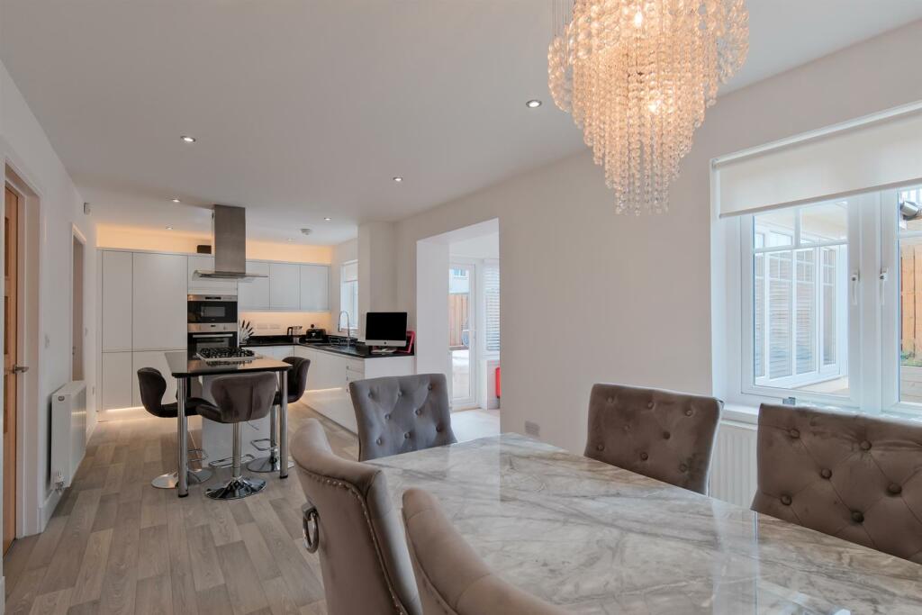 044-5 Curriefield View, Cleland ML1 5GQ.jpg
