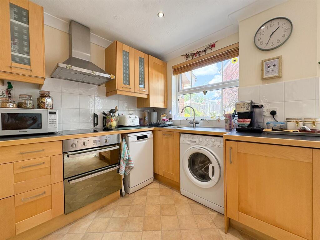 Kitchen close.jpg