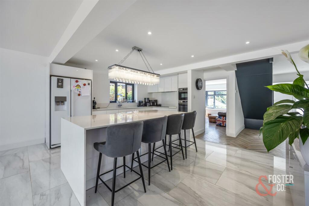 Eastwick Close, 3-018.jpg