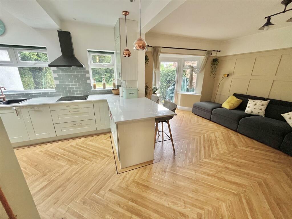 Breakfast Kitchen Aspect 5