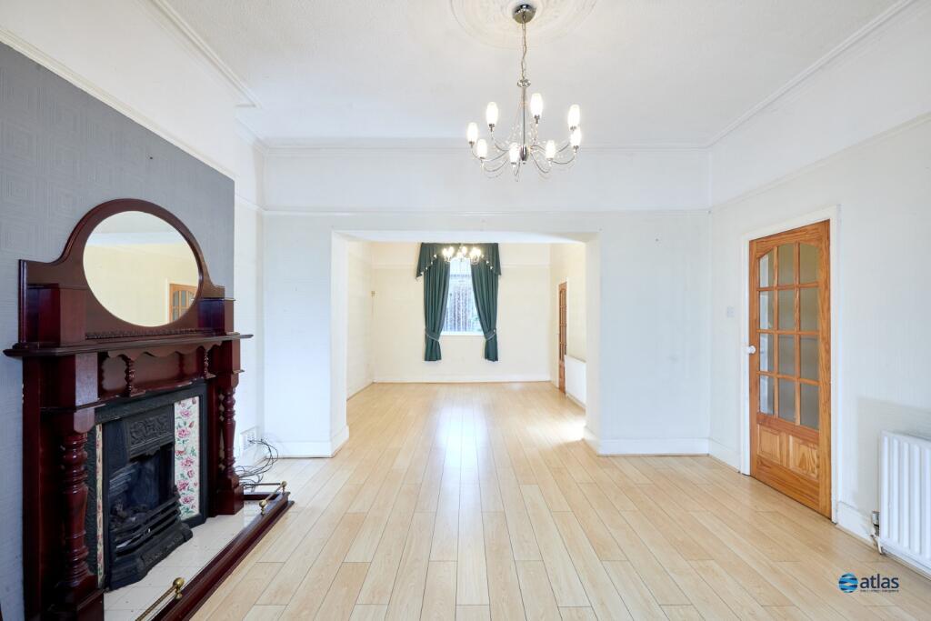 Lounge/Dining Room
