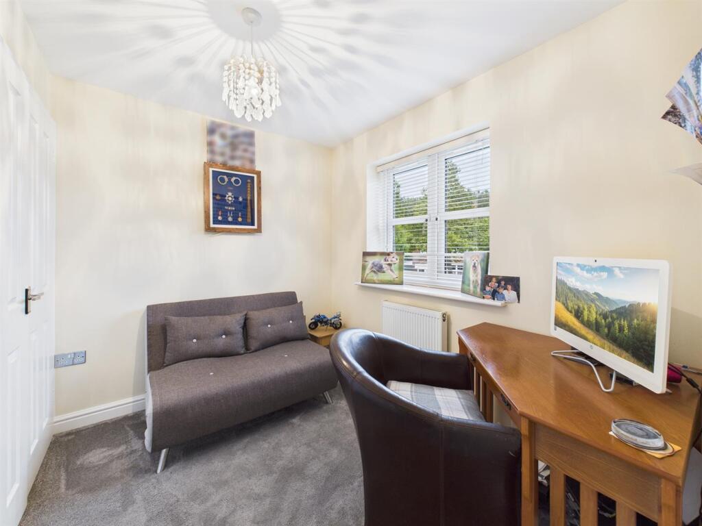 Bedroom: