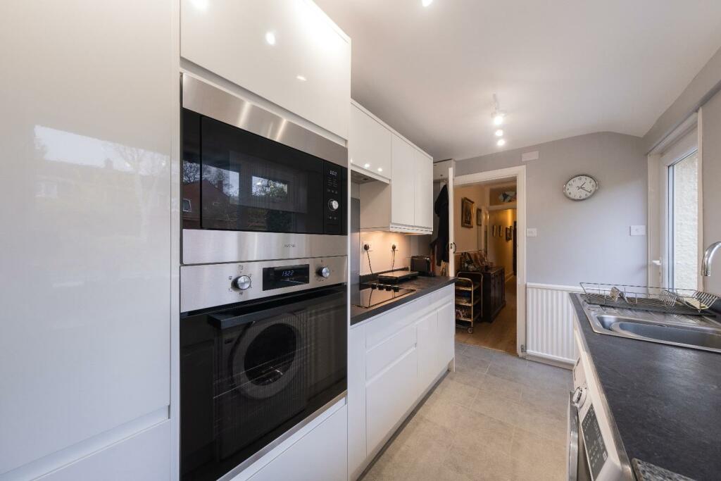 126 Vicars Cross Road-004.jpg