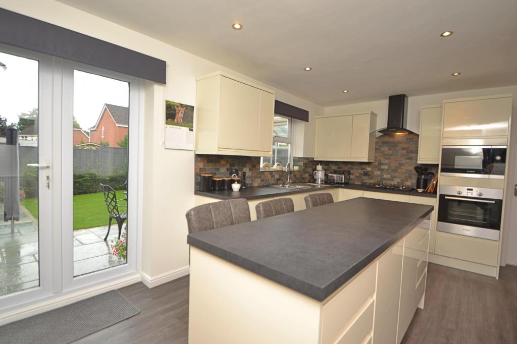 Kitchen/ Breakfast R
