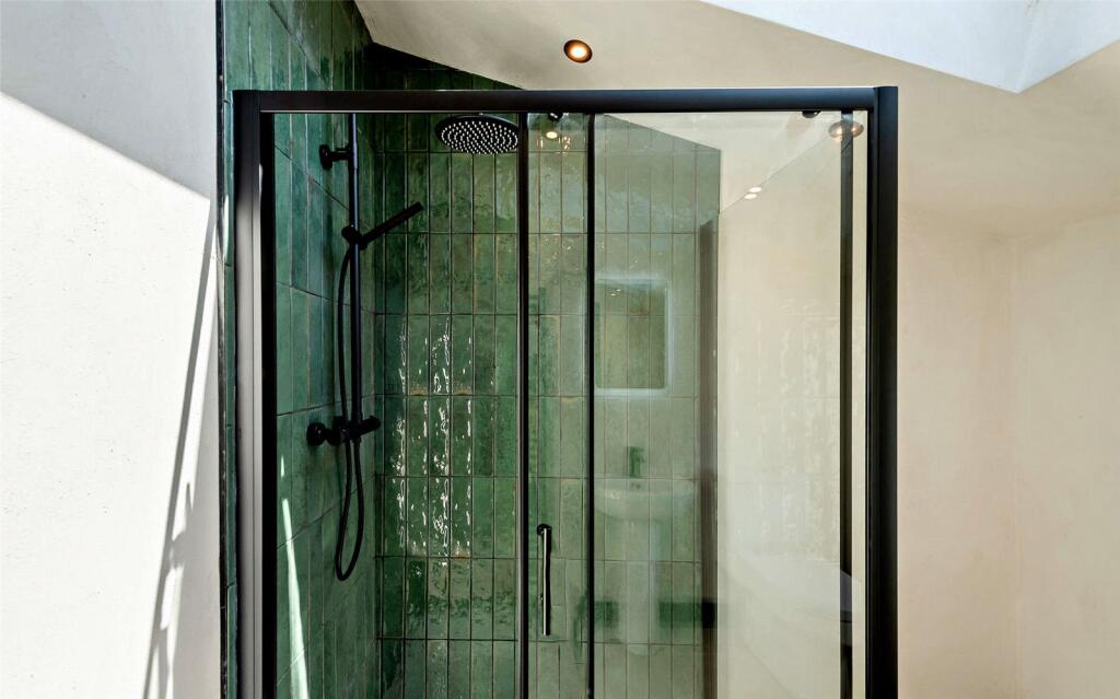 En Suite Shower Room