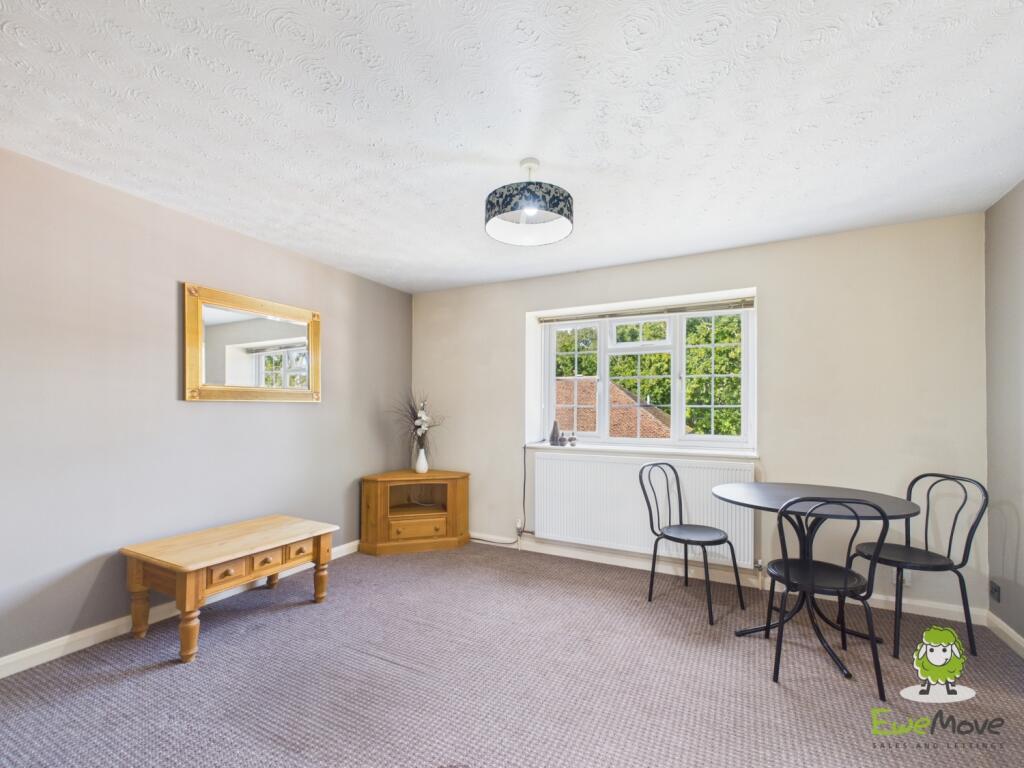 EweMove Estate Agents Basingstoke - LONGACRE RISE 