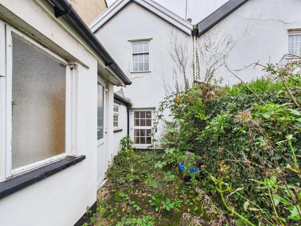 12 - 2 bedroom terrace.jpg