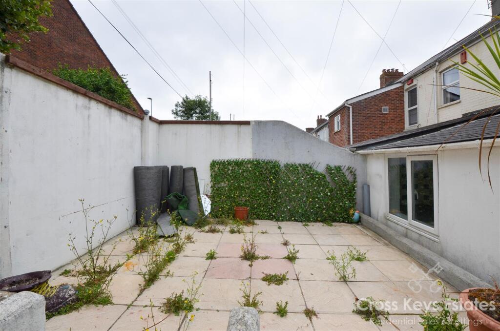 Enclosed Courtyard Garden