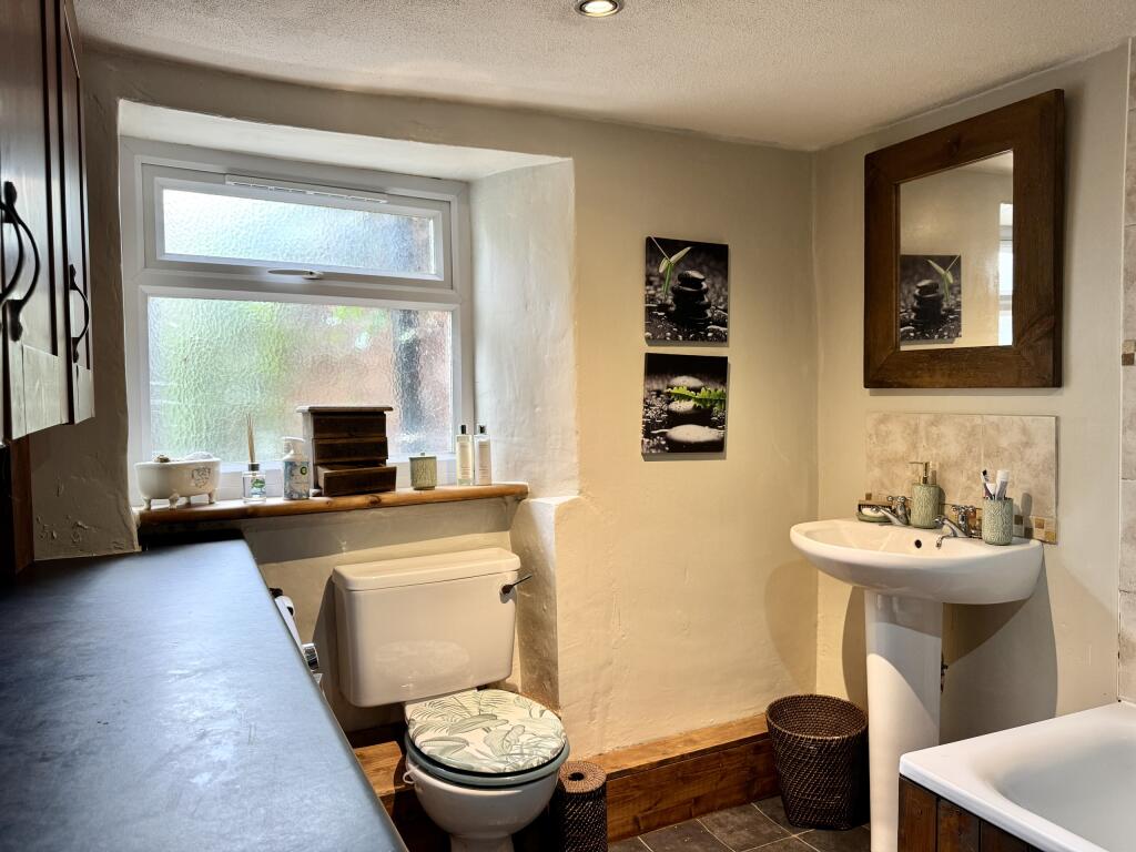 Family Bathroom/Utility Room