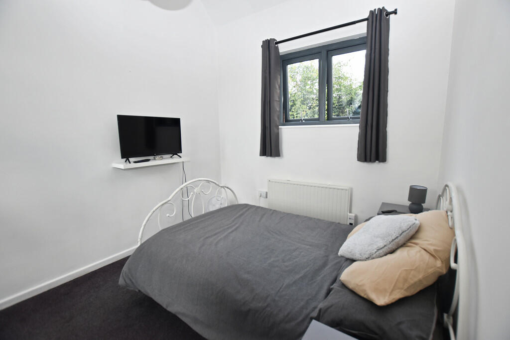 Bedroom 1a