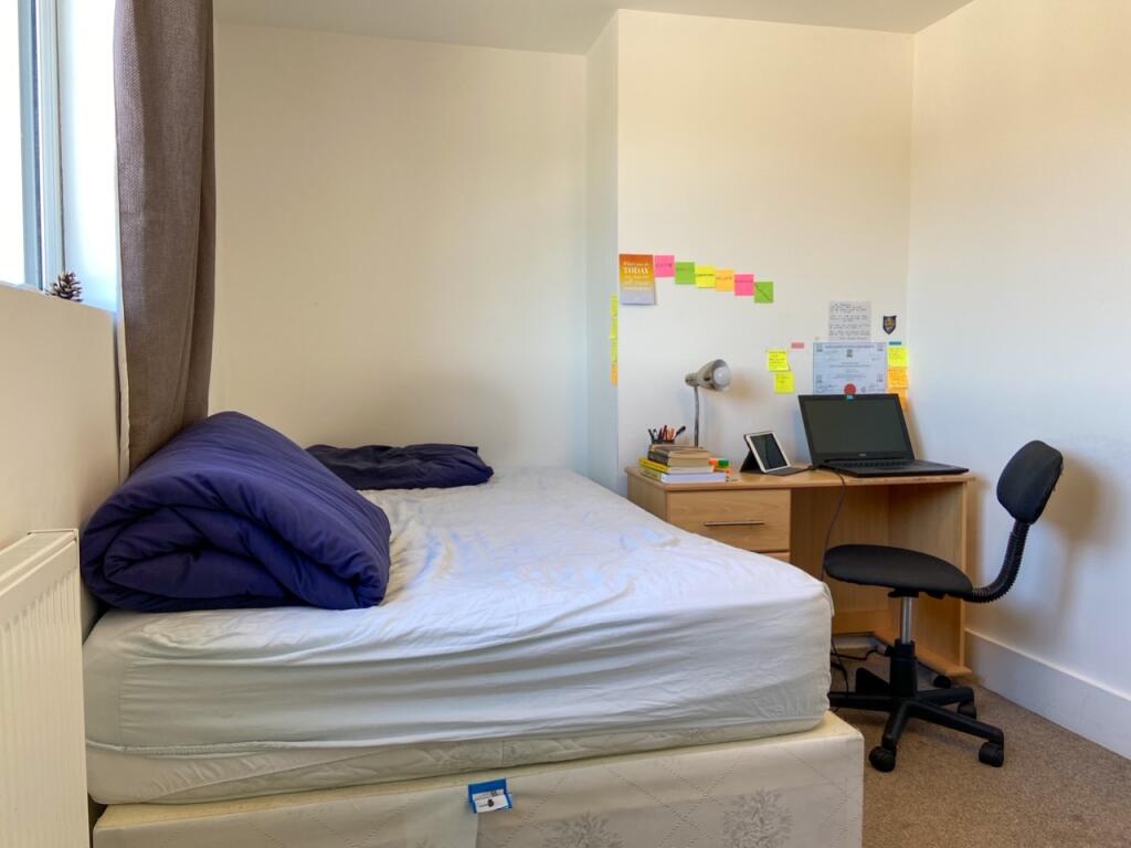 64 Brading Road Bedroom 5