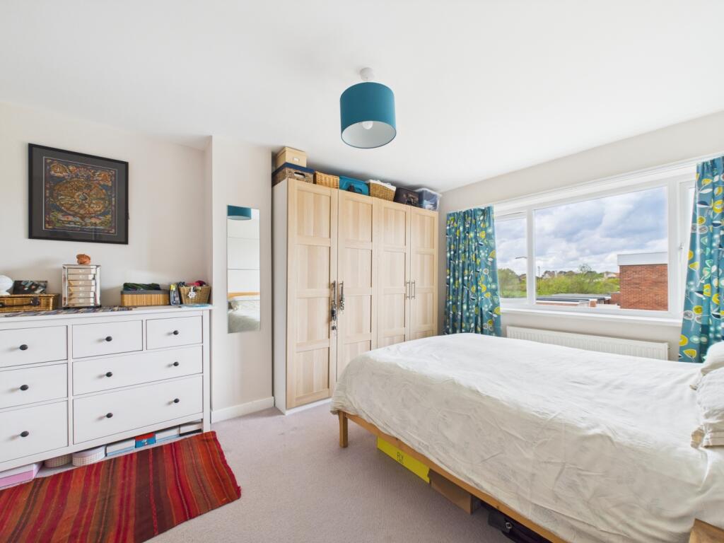 CAM02195G0-PR0069-STILL047