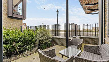 Terrace / Patio / River