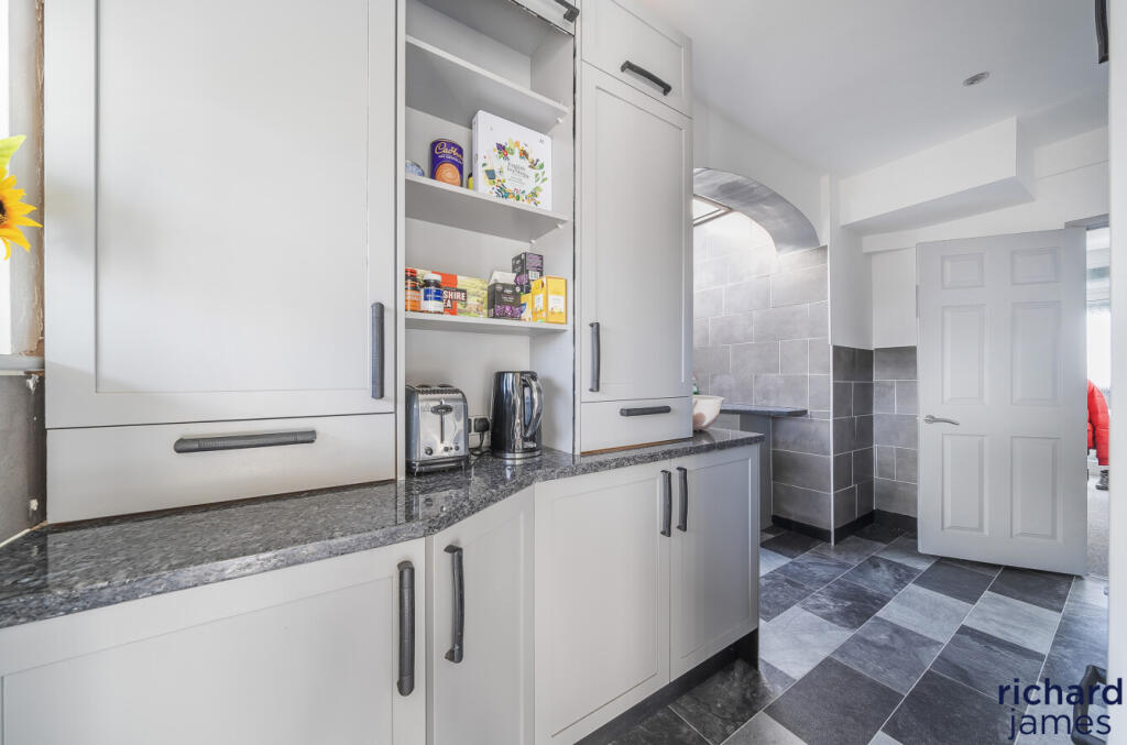 7db8b0900a9242839f59a1bebd290adf