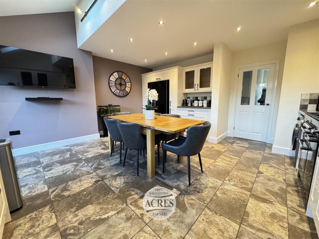 IMG_3983 (Large).jpg