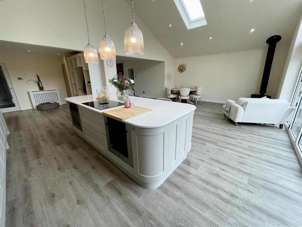 kitchen living space.jpg