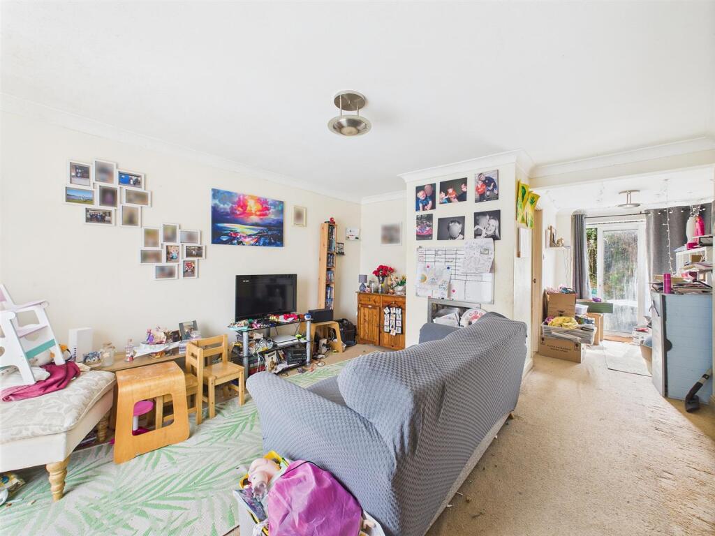 3 - Dinder Close.jpg