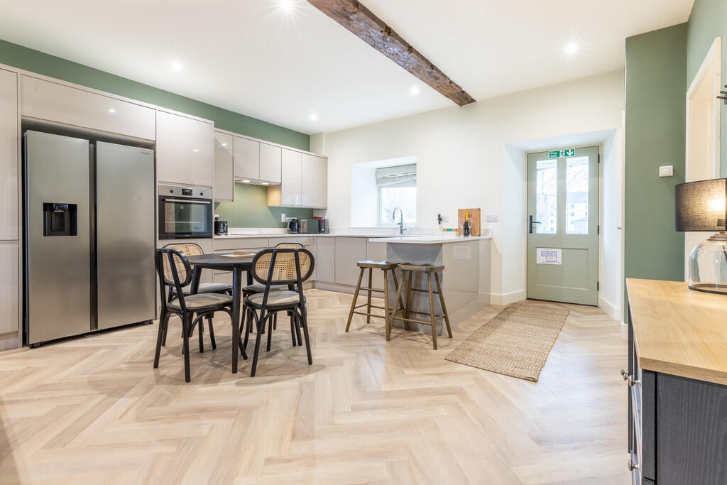 Kitchen/dining ar...