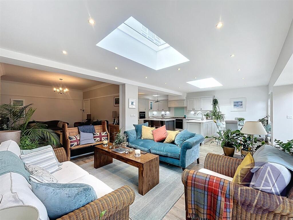 Kitchen/Lounge