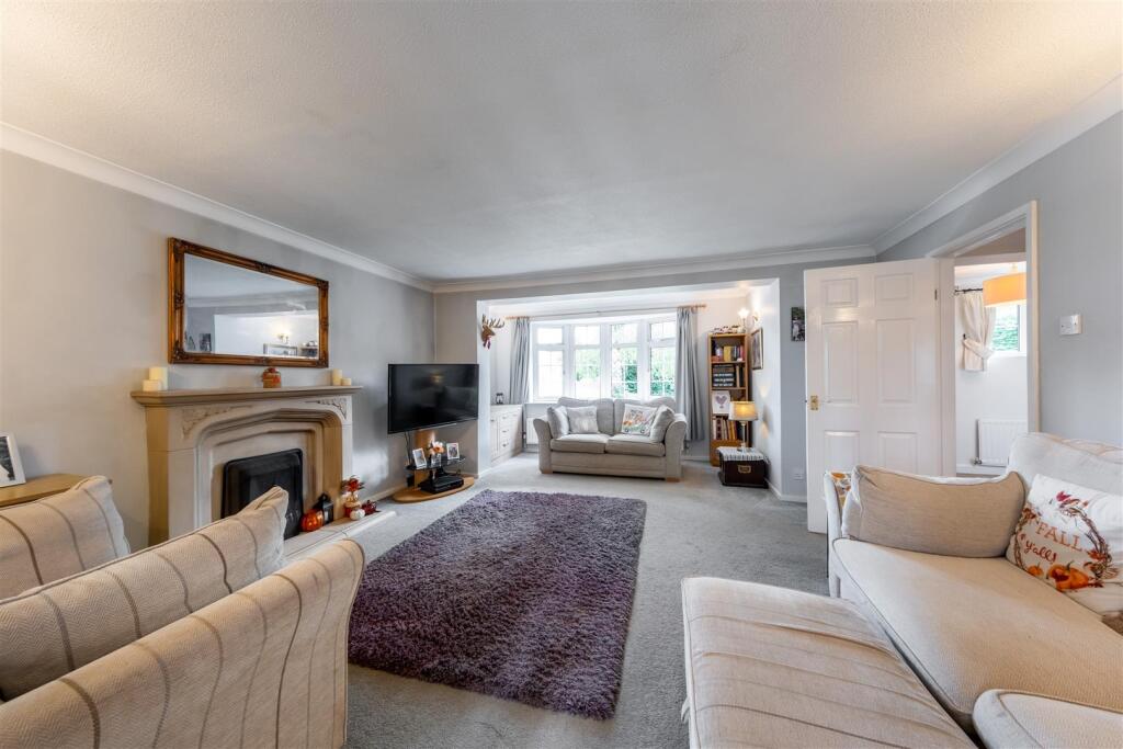 6 Warren Close-006.jpg