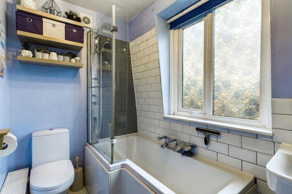 CAM03162G0-PR0207-STILL018