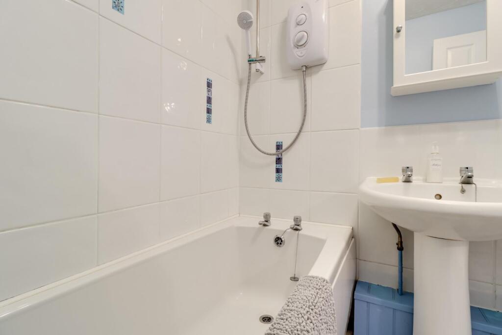 Bathroom (4).jpg
