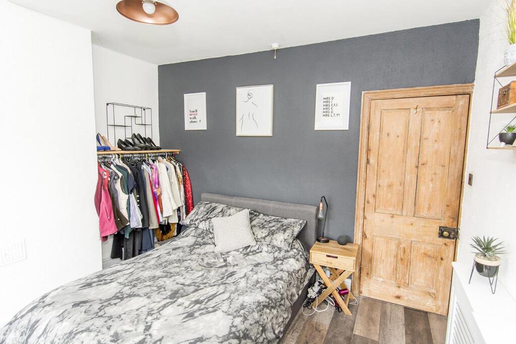 (Bedroom One Photo Two)