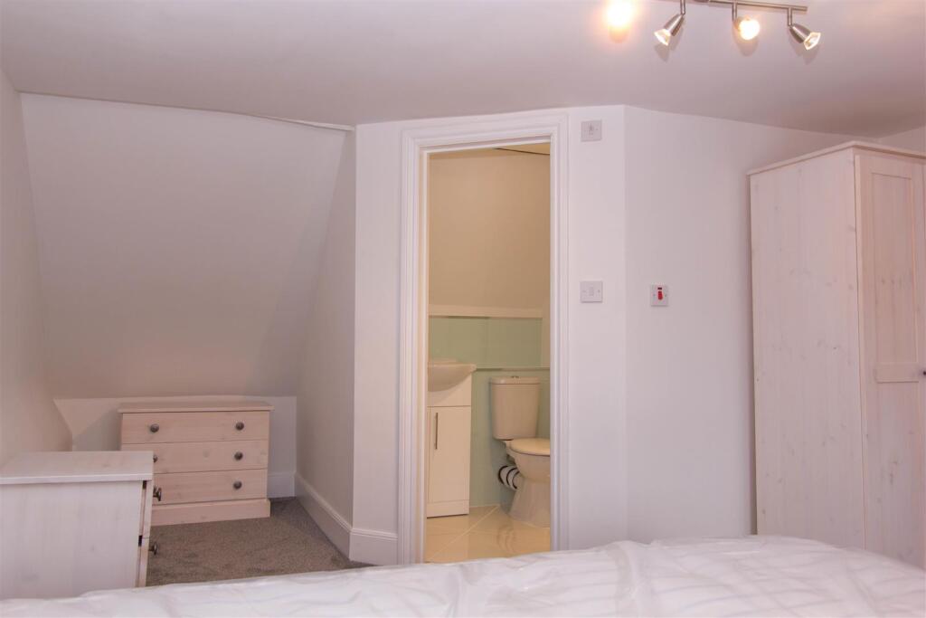 Room4 (7).jpg