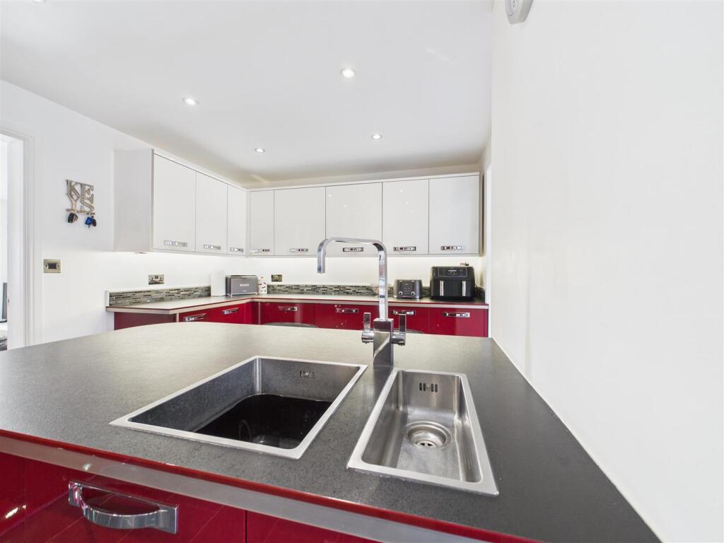 KITCHEN/ LIVING/ DINER