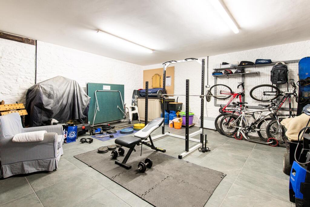 Garage.jpg