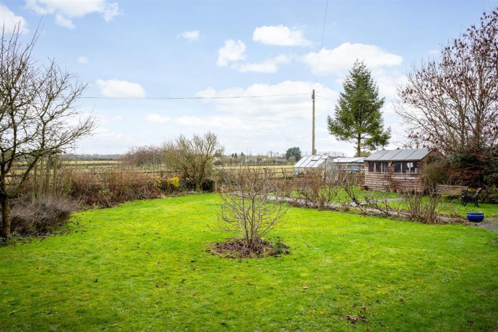 34 - New Pike House - GL7 5NA - Web.jpg