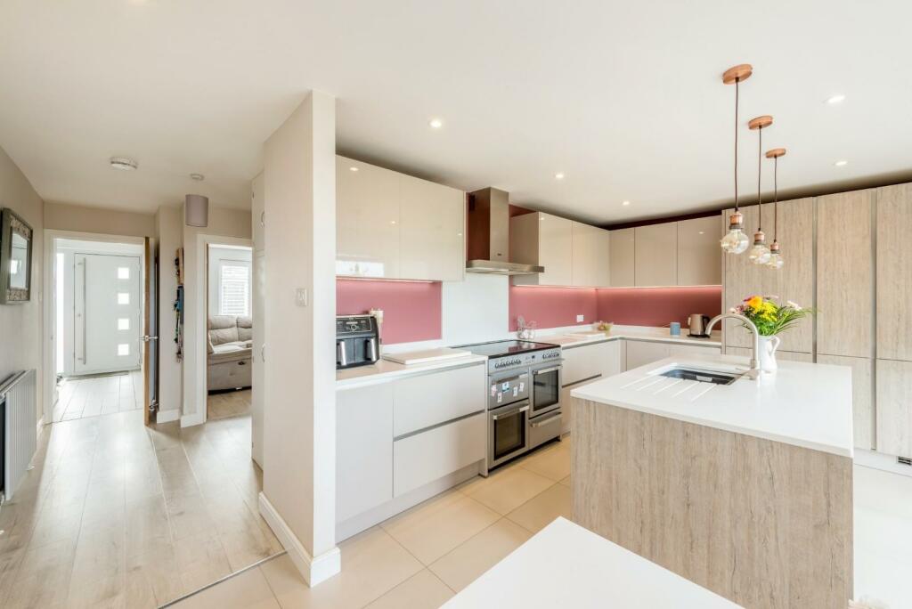 6 Hyldean Close -7.jpg