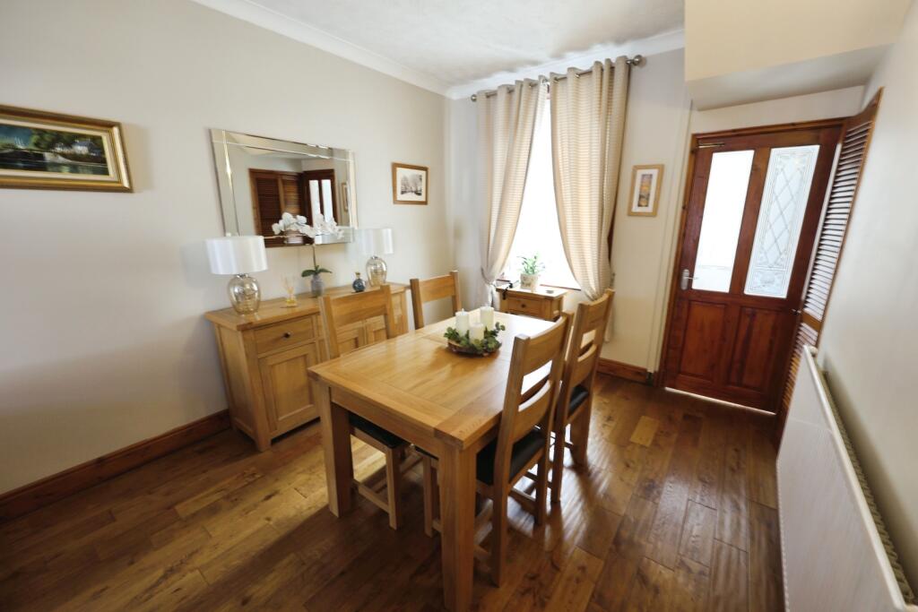 pbox-dining_room-312560.JPG