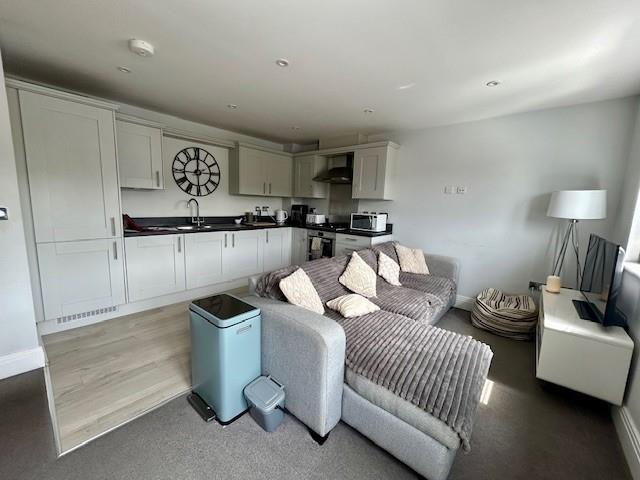 3 langdon Court lounge kitchen.jpg