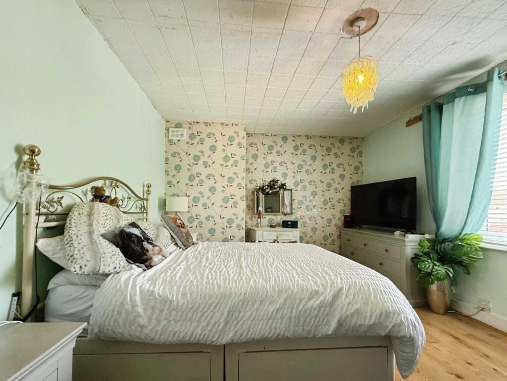 pbox-bedroom-323607.jpg