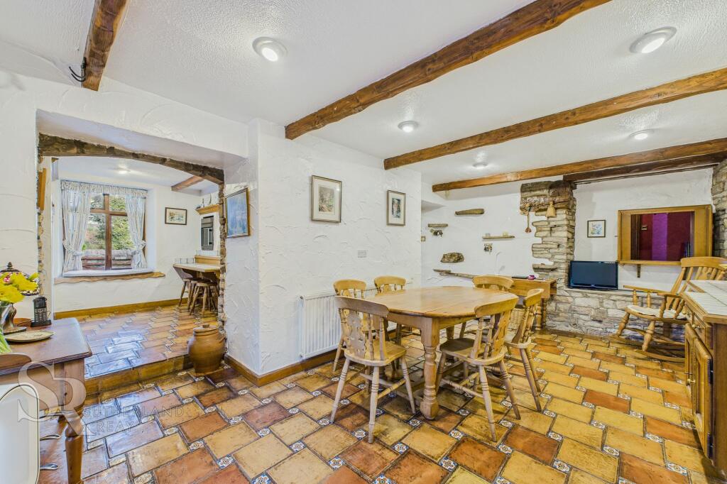 Kitchen Dining Area