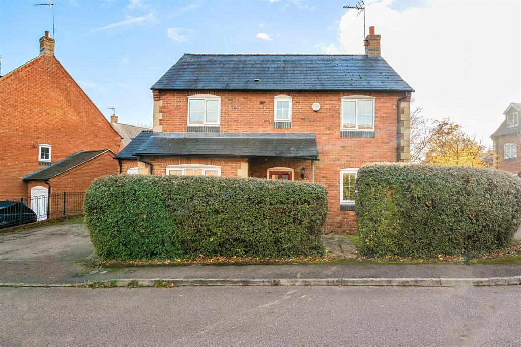 6 The Old Woodyard, Silverstone (1).jpg