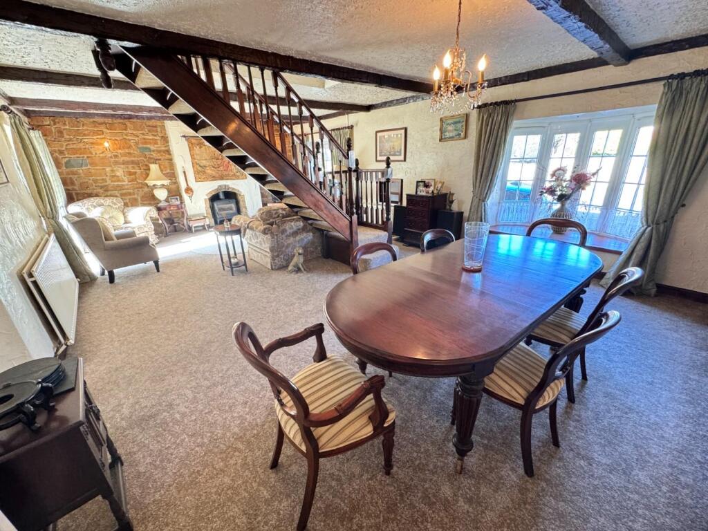 LOUNGE &amp; DINING ROOM