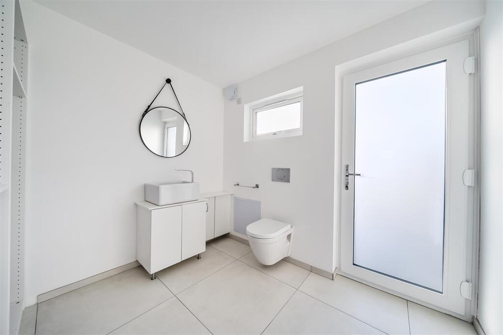 Utility Room/W.C