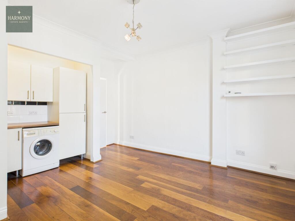 Kitchen/Lounge
