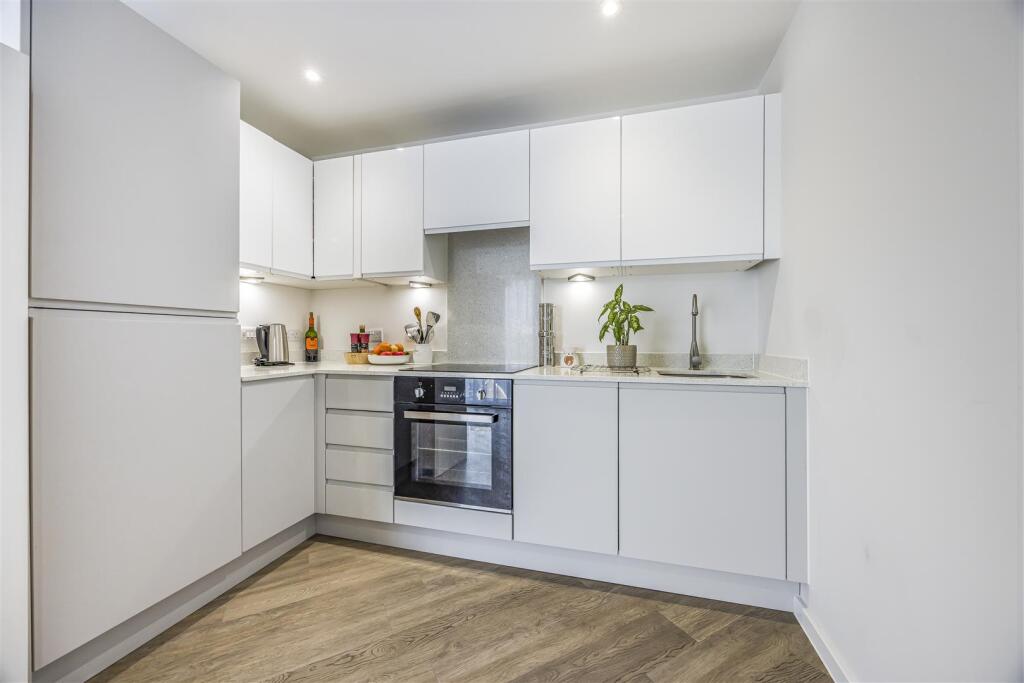 36 Canaway Court, Wimborne Road, Poole-PorticoMark