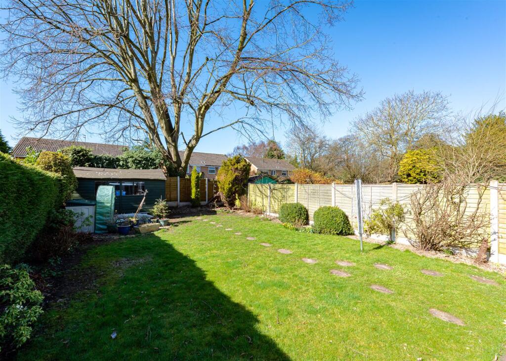 16 Clive Road-garden1 MAR25.jpg