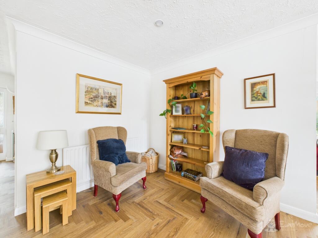 Snug- Mark Stephens EweMove Newmarket and Soham 