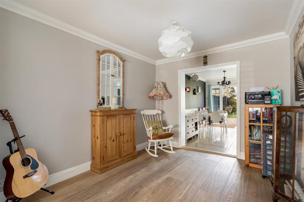 Amesbury Drive E4