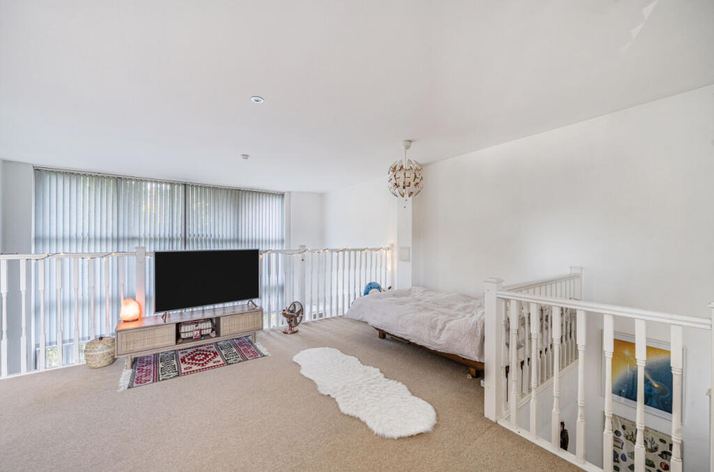 1359665-7-68db9d0...