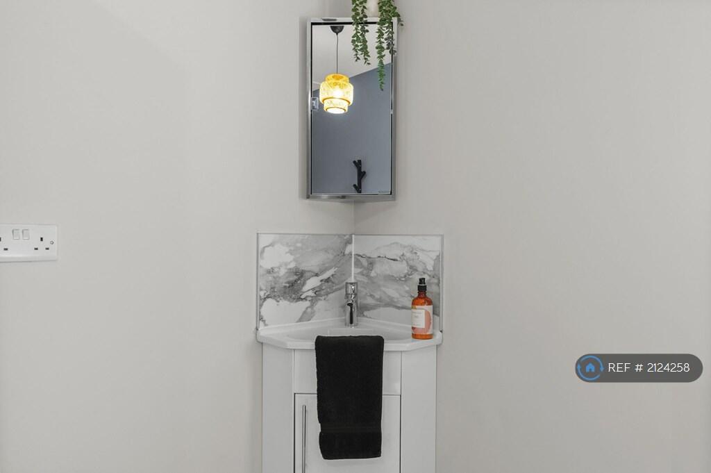 Handbasin In Room 3