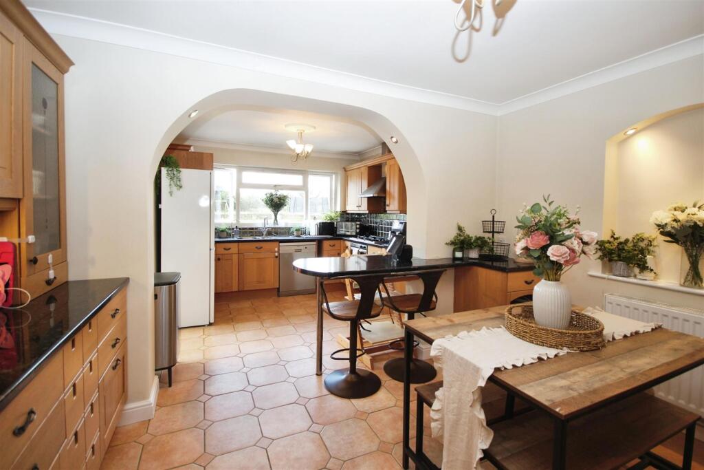 193d87f7-Kitchen.JPG